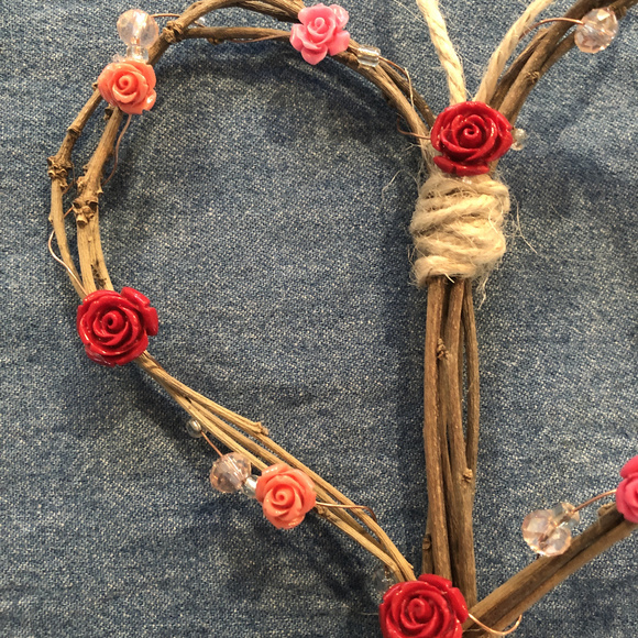 Twig heart with roses and crystal beads - Picture 3 of 3